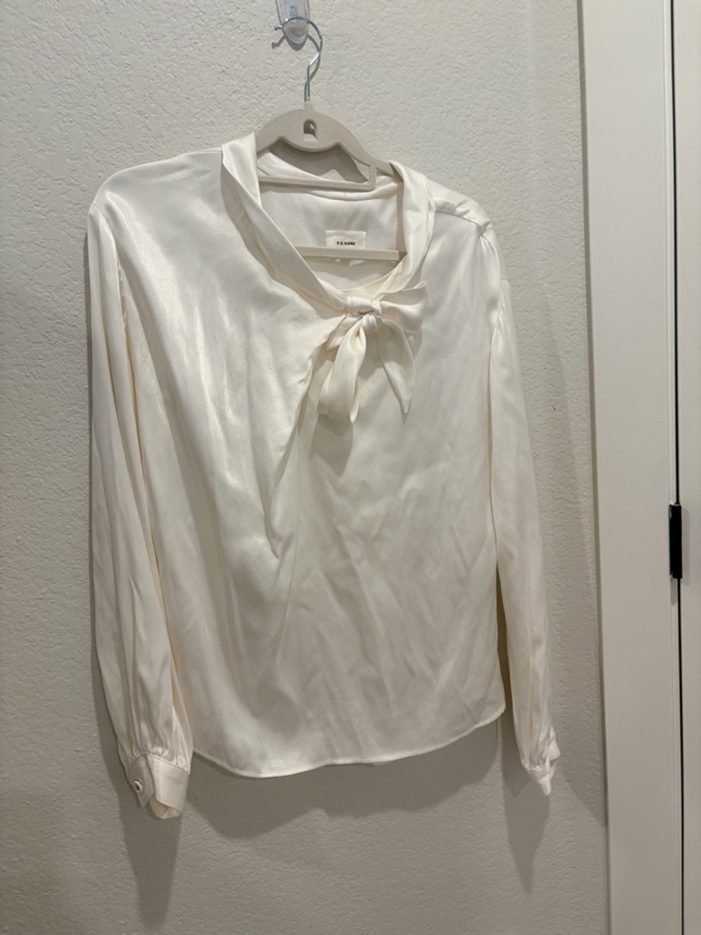 RG Kane Ivory Silk Tie-Neck Blouse Size Small